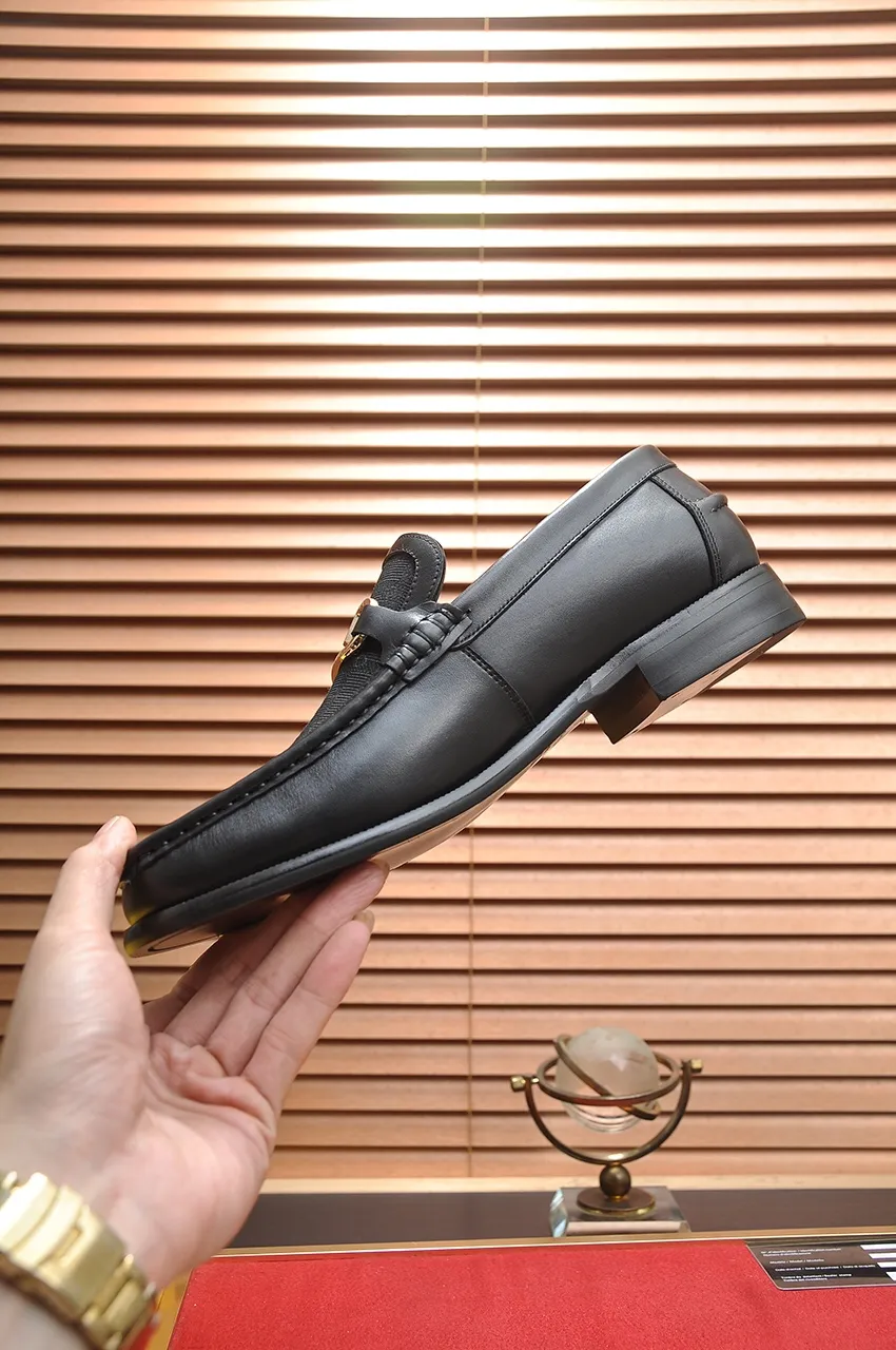 Men's shoes💰560💶[FENDI] The latest high-end men's shoes in Hong Kong! Original quality. The upper is made of imported cowhide material and cowhide lining! Super comfortable on the foot, original wear-resistant outsole, luxurious, fashionable, casual and versatile! Size: 38-45 (45 customized)